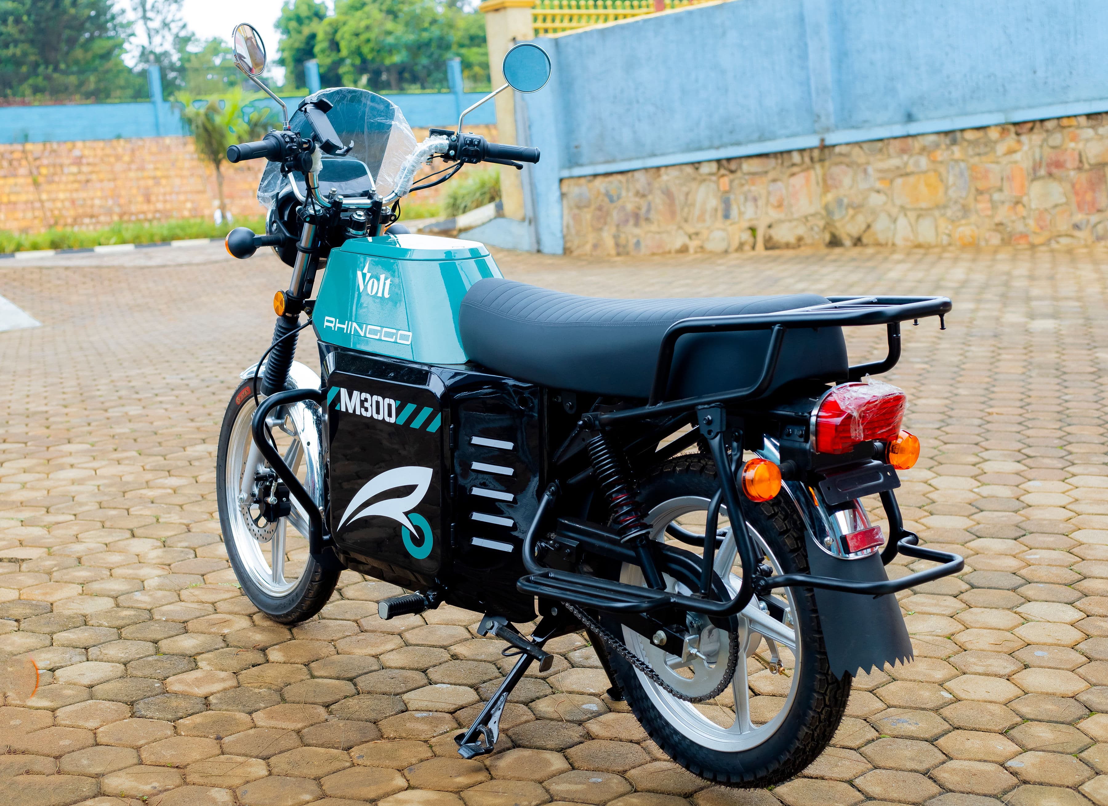 Rhinggo M300 body panel outdoors