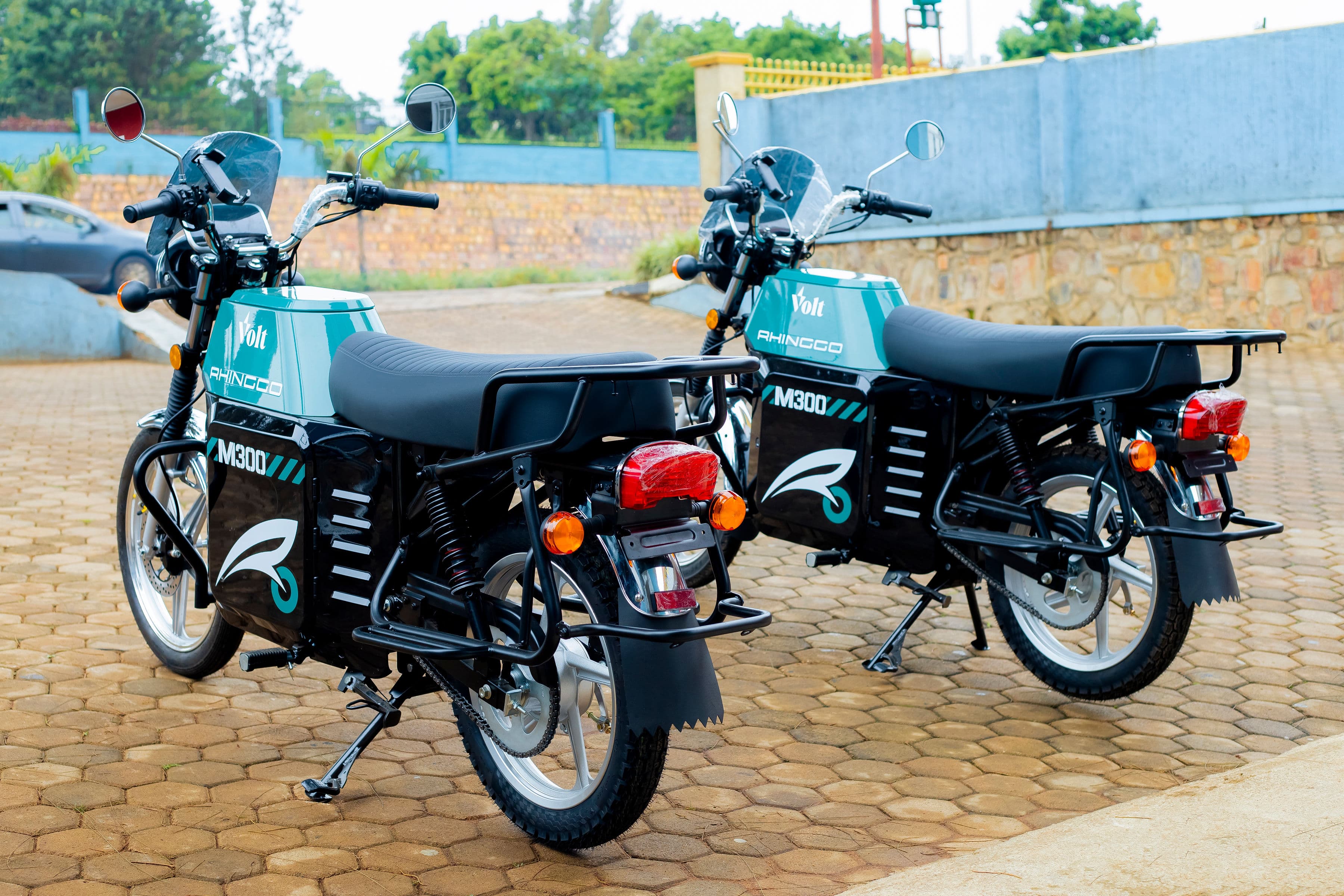 Rhinggo M300 pair — rear view